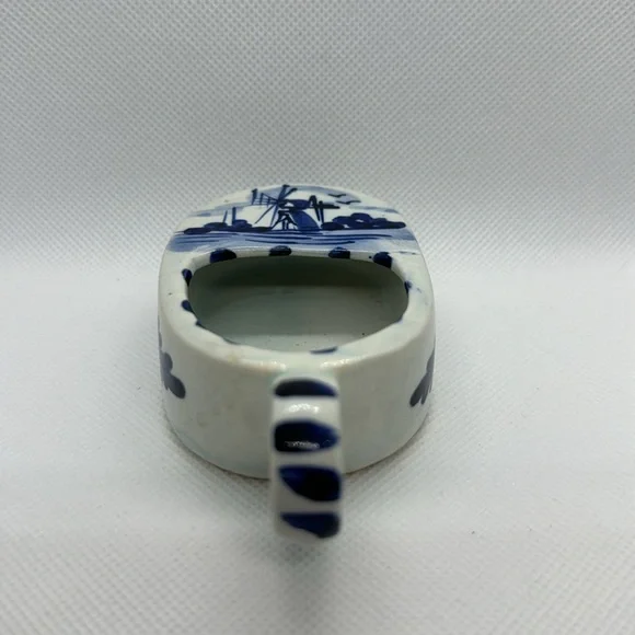 🫟3/$25🫟 Vintage Blue Delft nappy candle holder with windmills and floral design. - Picture 4 of 6